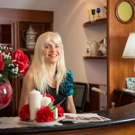 La Pace Hotel